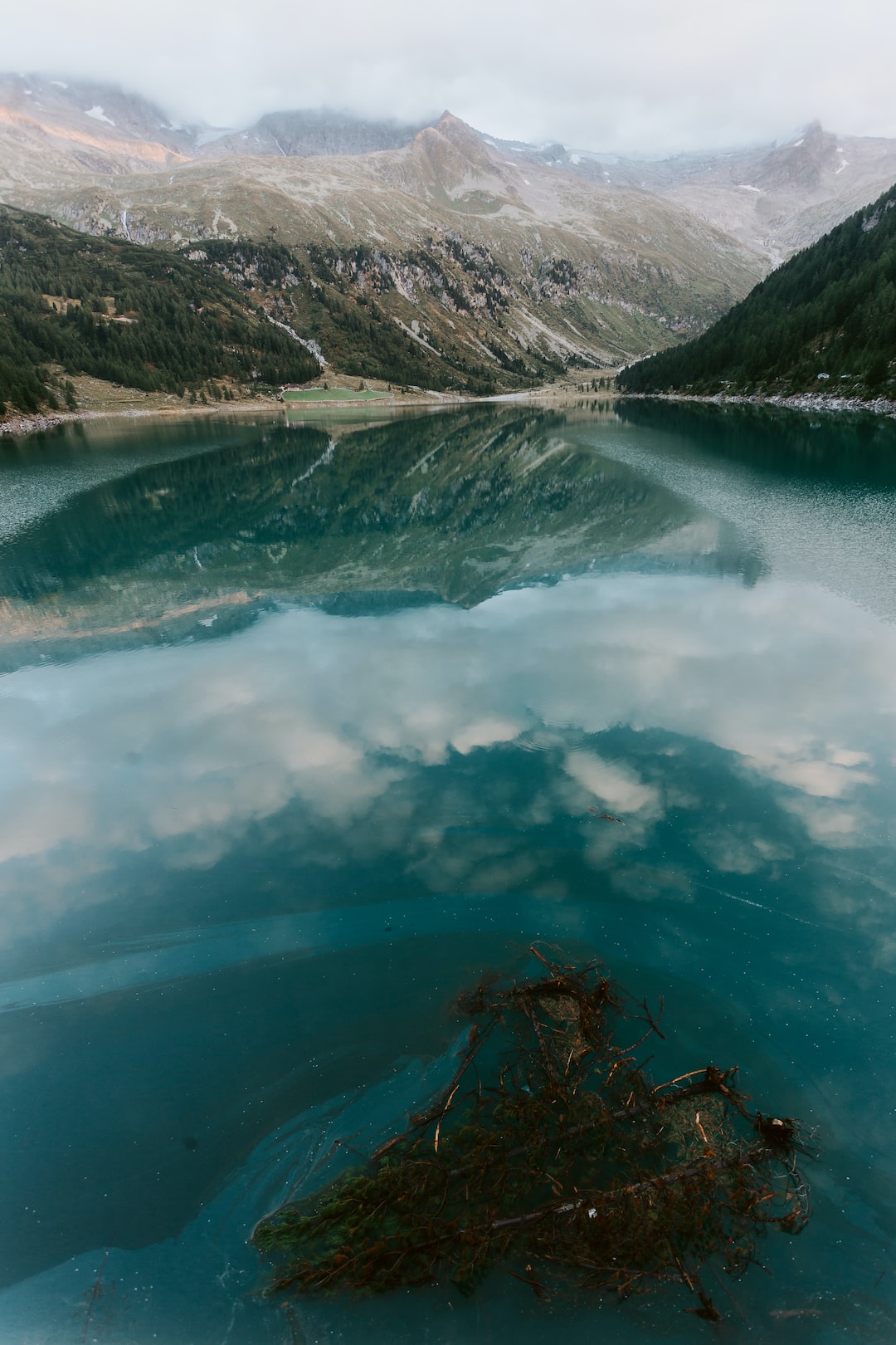 A cold August morning at the Neves lake in Lappach!