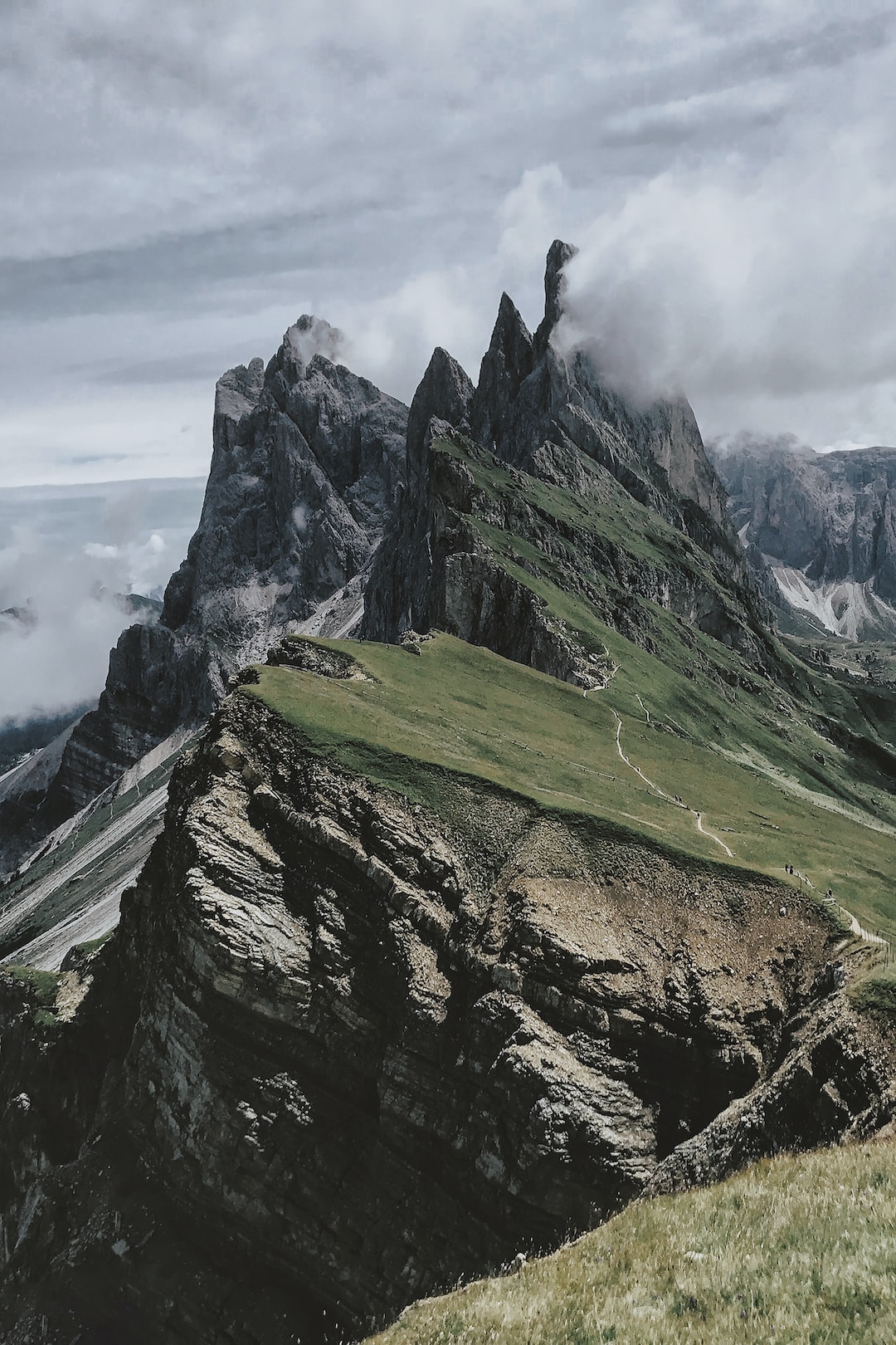 Seceda, the top of the Dolomites with the most beautiful mountain meadows on its flanks!