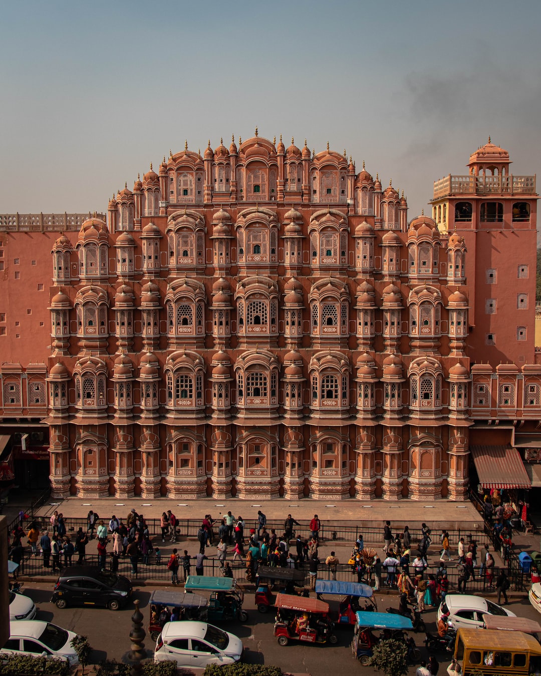 The famous street-facing façade of the Hawa Mahal in Jaipur, India.