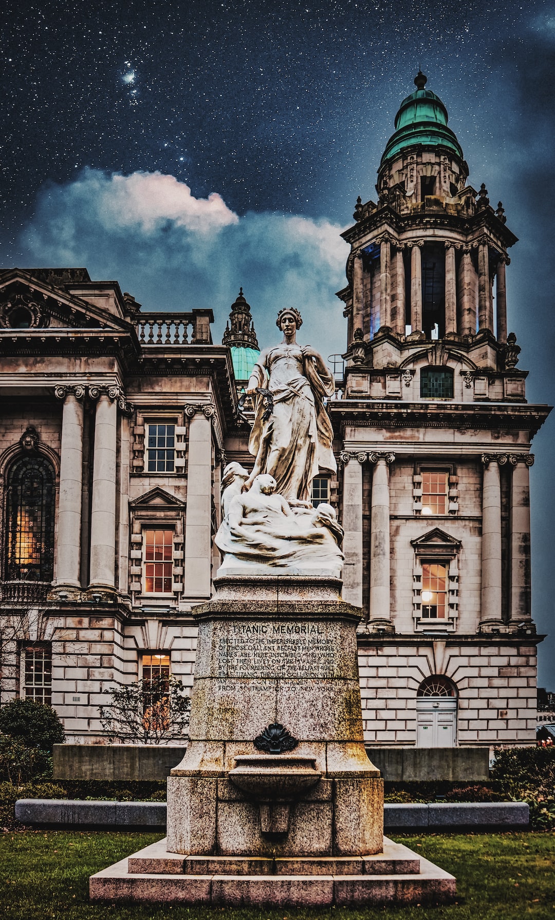 The Titanic Memorial outside Belfast City Hall on a crisp and starry Winter's eve (Dec., 2021).