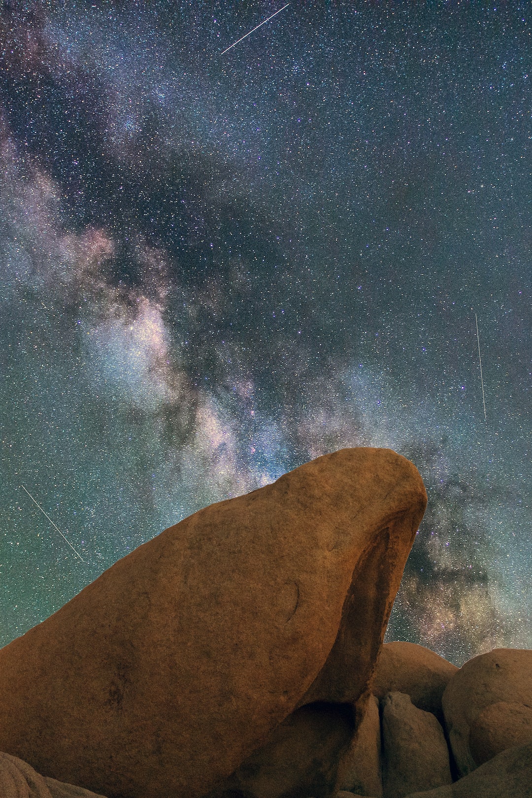 The Milky Way during a meteor shower in Joshua Tree by laurenmacneish.com