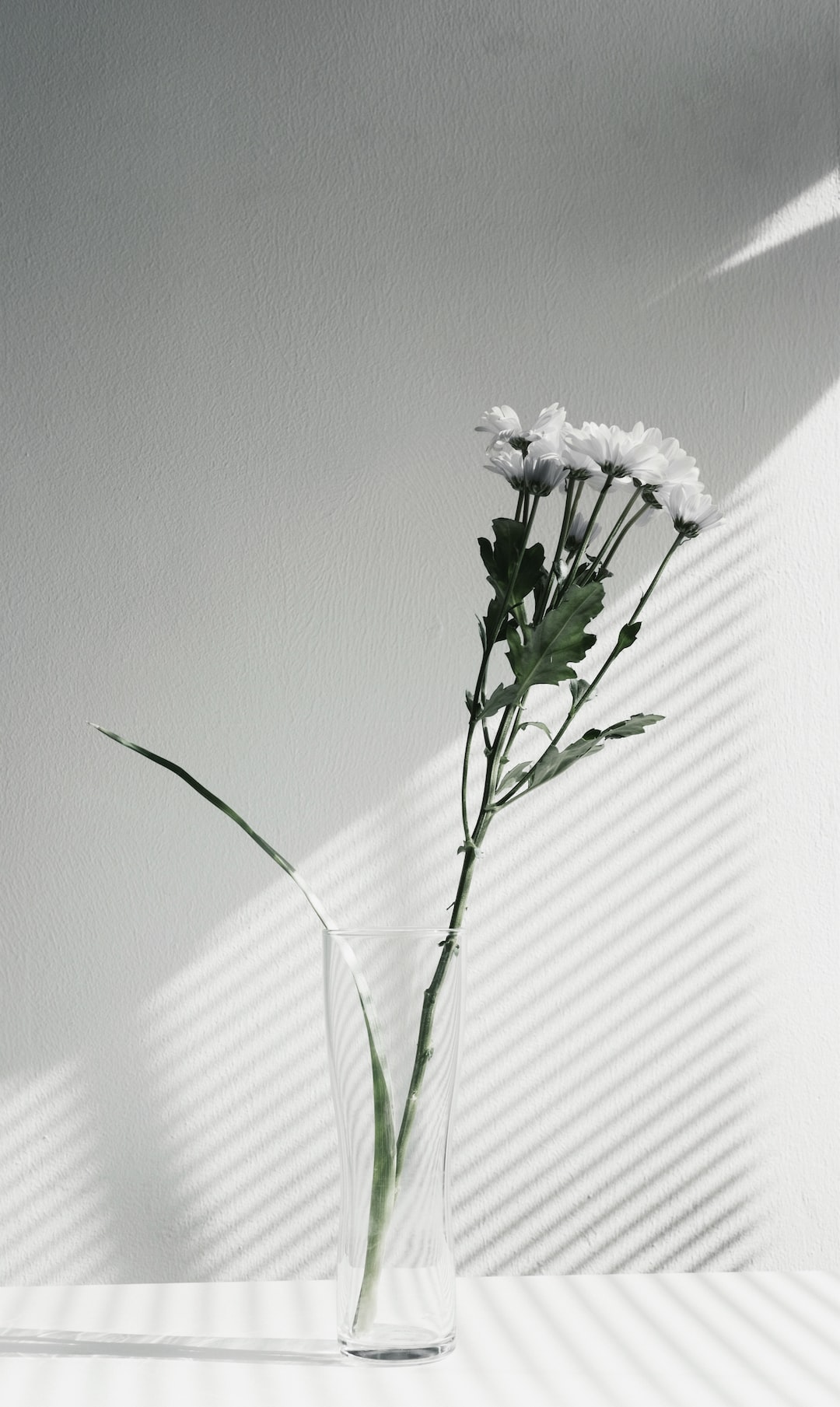 Minimal flower vase
