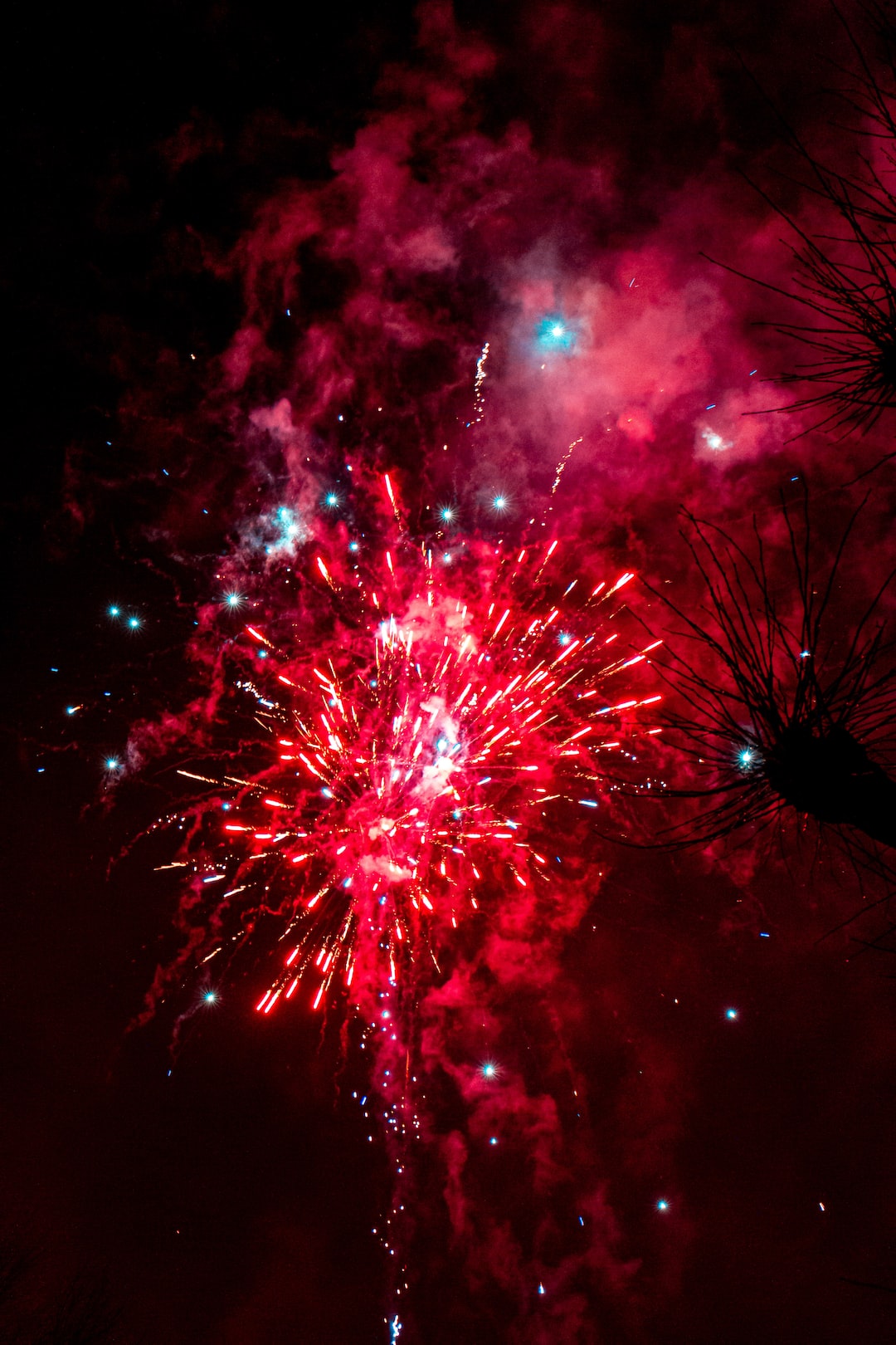 Big red firework explosion - - - Hey, if you like my photos and want to see more, visit my webpage myrtorp.com - Paypal Support: paypal.me/pmyrtorp - follow me on Instagram: @myrstump - Contact me at Philip@myrtorp.net