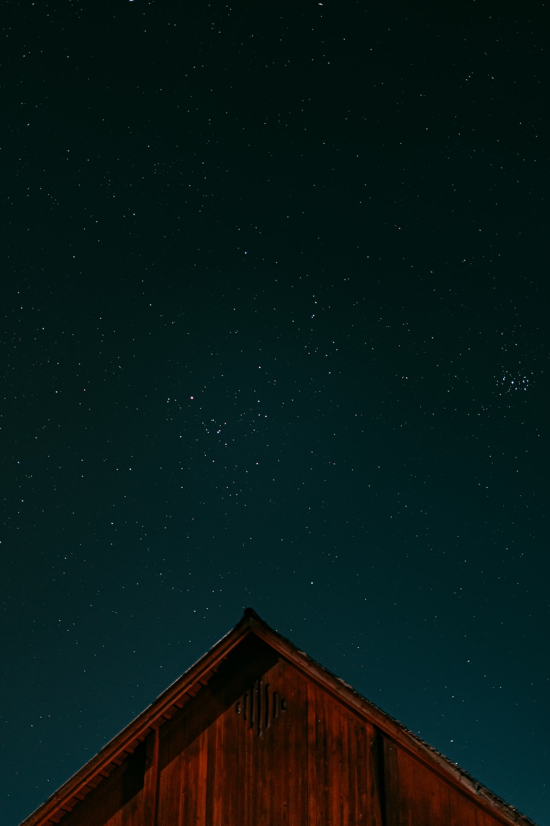 Star and barn - - - Hey, if you like my photos and want to see more, follow me on Instagram: @myrtorp_philip -Contact me at - Philip@myrtorp.net -Paypal Support: paypal.me/pmyrtorp