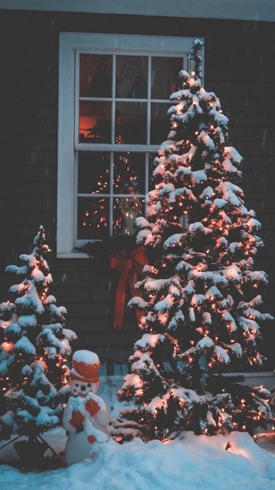 35 Free Vintage Christmas Wallpaper Options For iPhone