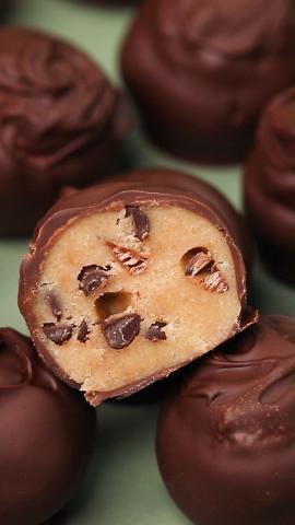 Chocolate Chip Cookie Dough Truffles