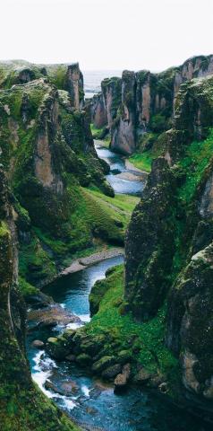 Best Photography Landscapes In Iceland - Fjaðrárgljúfur Canyon
