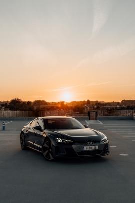 Testdriving the new electric sportscar (Audi Etron GT) through Aalst during sunset. Follow me on Instagram ( @Kenny.leys ) for more of my adventures!