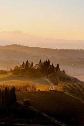 L’alba di San Quirico d’Orcia