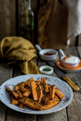 Sweet potato baked with herbs