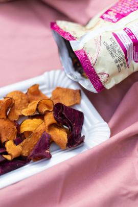 Sweet potato crisps are so much better than the regular ones! In taste, shape AND in color:)