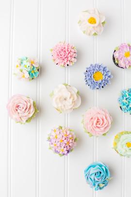 Springing into flower cupcakes