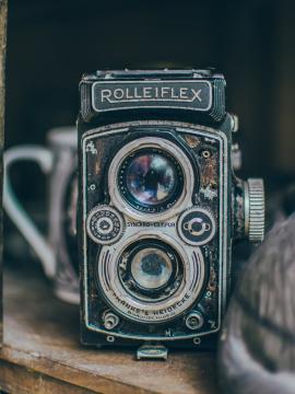 I found this camera when I attended kinda ancient stuff exhibition. a lot of old and ancient stuff that I found, but this one caught my eyes....