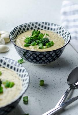 Broccoli cauliflower soup food photography