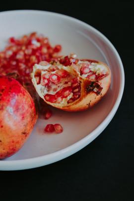 Pomegranate fruit essay.