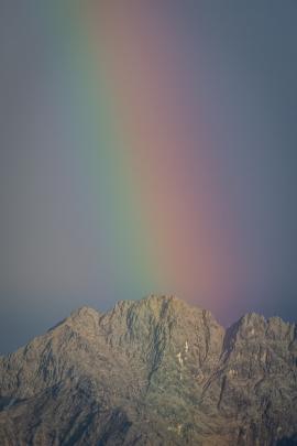 Rainbow hits Mountain