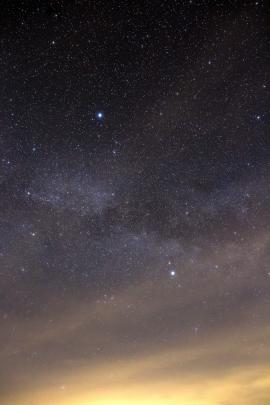 It’s amazing what DSLRs can see. The light-polluted clouds in the bottom of this photo were barely visible to my eye.