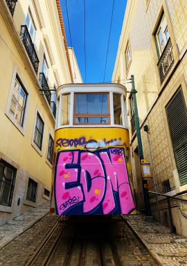 Amazing graffitied tram in Lisboa