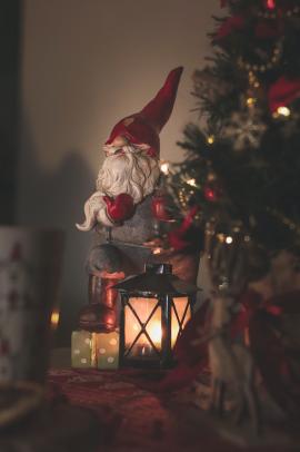 Christmas decor - Christmas gnome carrying a warm light :)