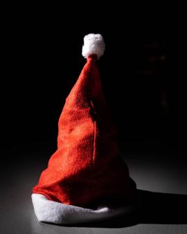 Christmas dump: first advent with contrasty santa claus hat
