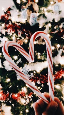 candy cane heart aesthetic wallpaper