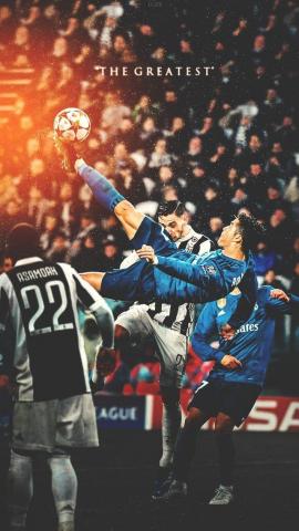 Chiellini on Cristiano Ronaldo What hes done tonight will be talked about for decades and decades Ive never heard the fans of Turin applaud an opposing teams player until tonight For me hes the best player in history