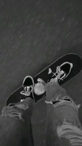 siyah beyaz ppler in 2022  Skateboard photos Skateboard photography Black aesthetic