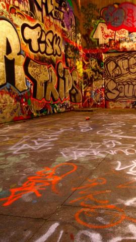 Graffiti room iPhone Wallpapers